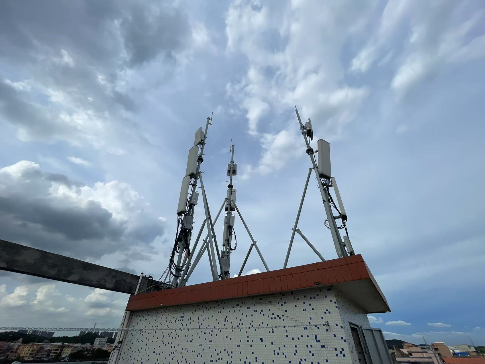 實戰應用再突破｜4G/5G基站導入Nericoat 散熱塗料，強化戶外耐候性能